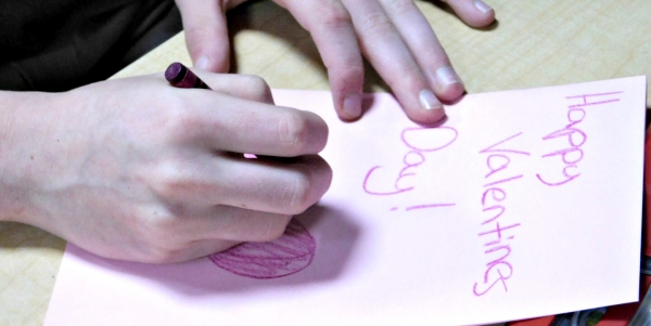 Students create Valentine&#039;s Day cards for veterans at MANA House.